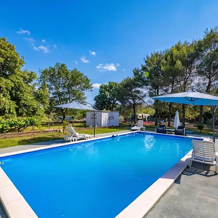 Holiday home Pool & Garden House Jaga - Happy *