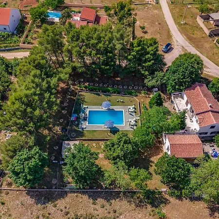 Pool & Garden House Jaga - Happy